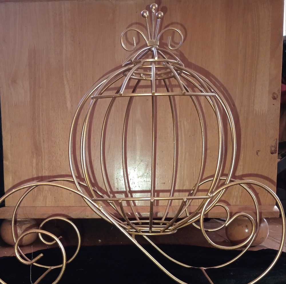 Cinderella Pumpkin Carriage , gold metal wire mesh, Party deco!
